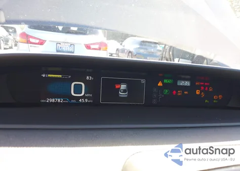 2019 Toyota Prius Xle z USA, uszkodzony, nr VIN JTDL9RFU8K3003103